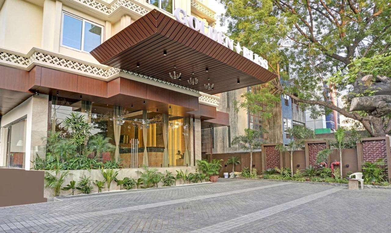Treebo Premium Golden Bliss Trimurti Nagar Square Nagpur Bagian luar foto